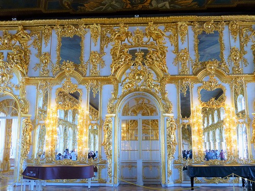 ロシア・サンクトペテルブルクのエカテリーナ宮殿内部