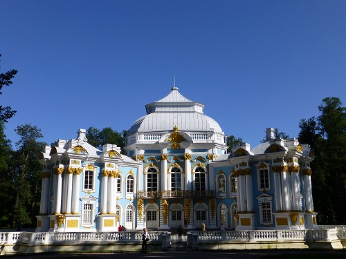 ロシア・サンクトペテルブルクのエカテリーナ公園にある建物