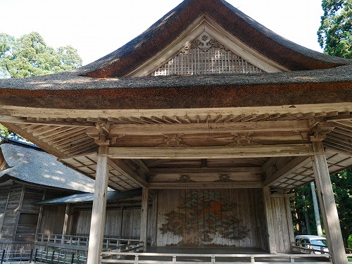 中尊寺の白山神社にある能舞台