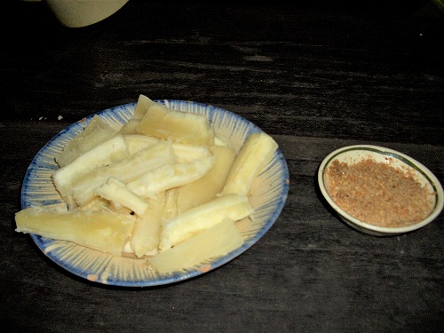 ベトナム・クチ(ベンディン)で食べた蒸しキャッサバ
