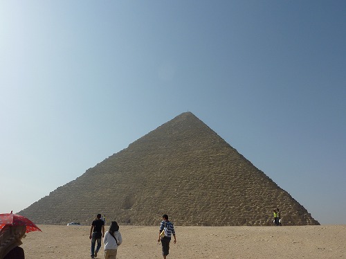エジプト・ギザのクフ王のピラミッド