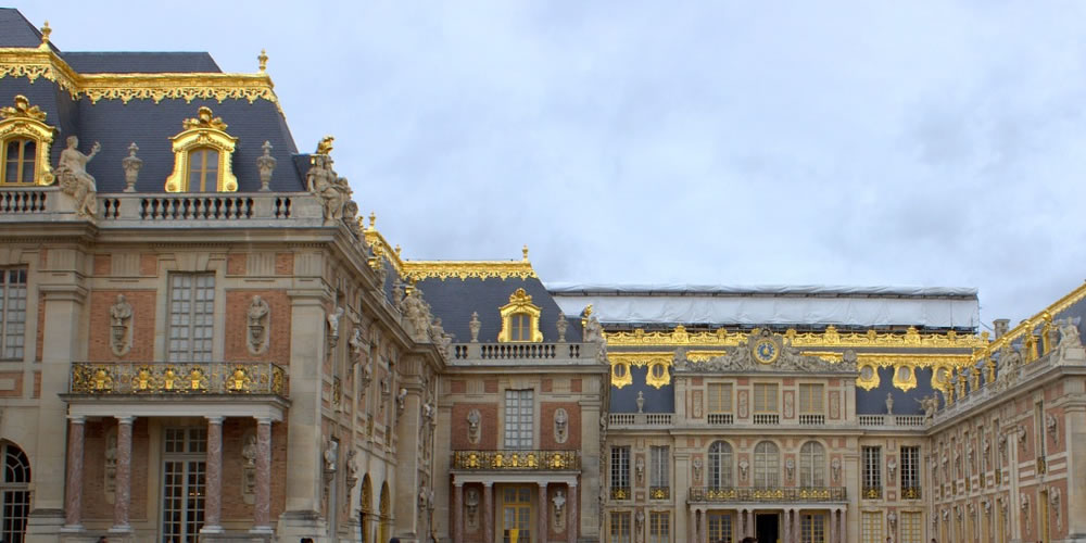 ベルサイユ宮殿は絢爛豪華の極み 行列を避けてスッと入れる方法はコレ こじんたび