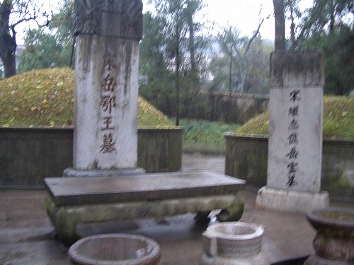上海・杭州にある岳王廟の岳飛の墓