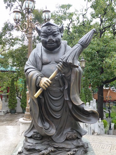 香港の黄大仙祠の十二支像（亥）