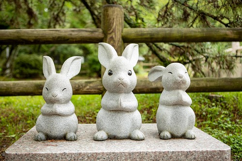 出雲大社のウサギの像