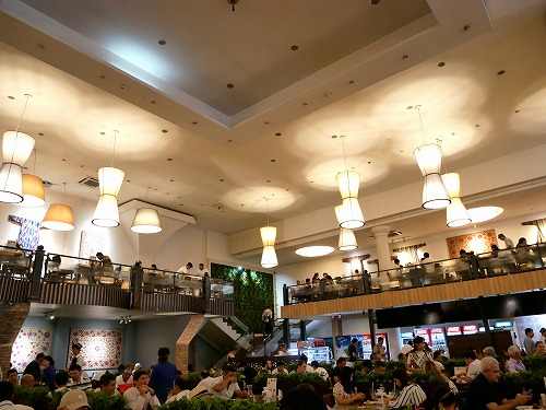 プロフ店「Besh Qozon」の内部