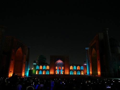 レギスタン広場のプロジェクションマッピング