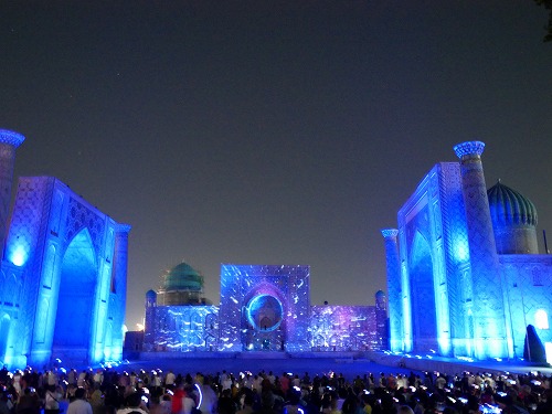 レギスタン広場のプロジェクションマッピング