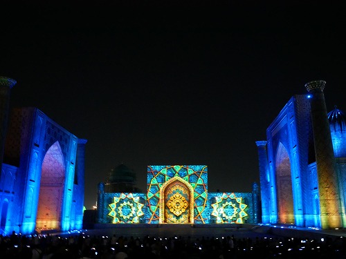 レギスタン広場のプロジェクションマッピング