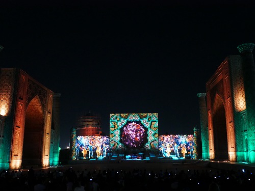 レギスタン広場のプロジェクションマッピング