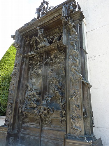 フランス・パリのロダン美術館に展示されている「地獄の門」