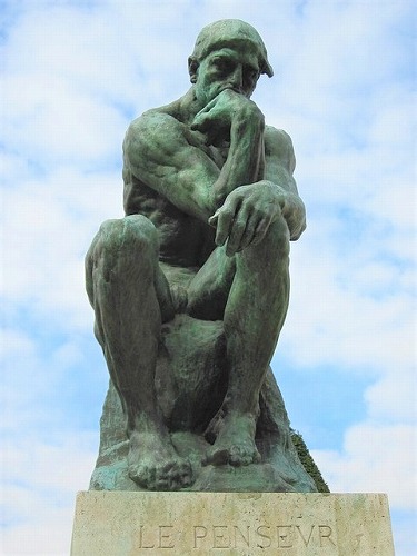 フランス・パリのロダン美術館に展示されている「考える人」