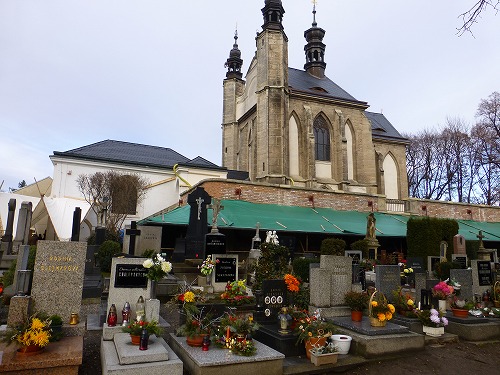 チェコのクトナー・ホラにあるセドレツ納骨堂の外観