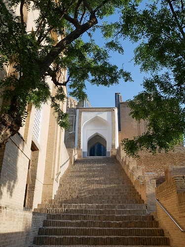 シャーヒズィンダ廟群の天国への階段