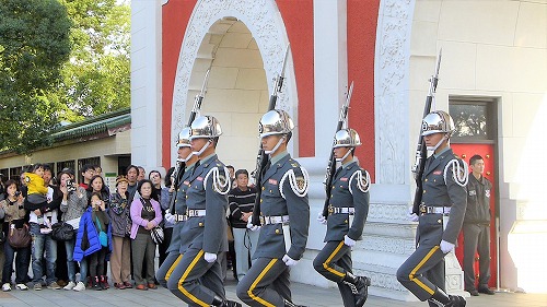 台湾・台北の忠烈祠の衛兵交代式